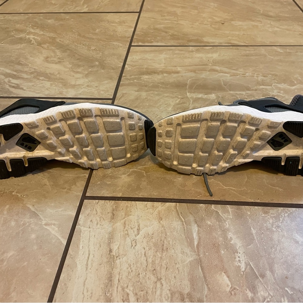 Throwback Huaraches - image 3